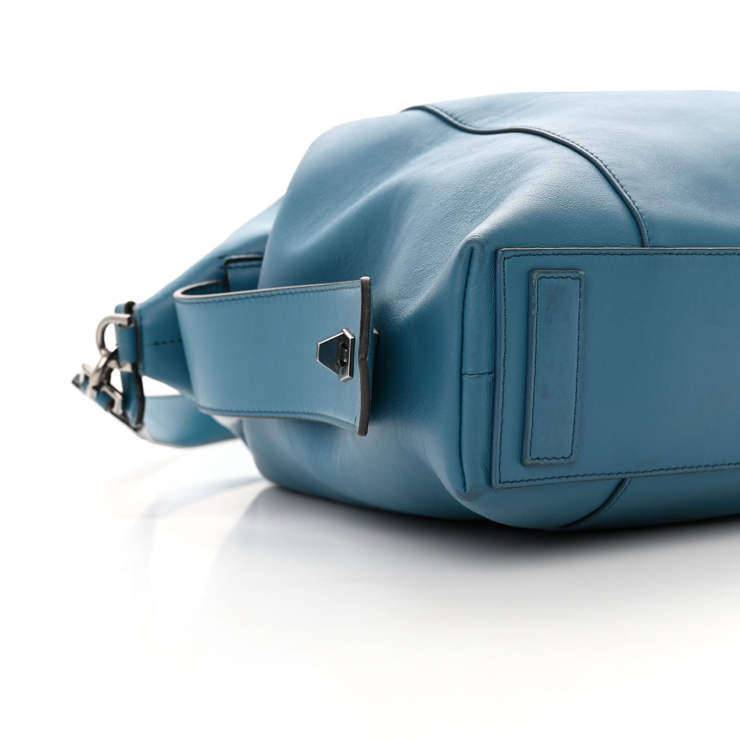Smooth Calfskin Medium Soft Antigona Petrol Blue