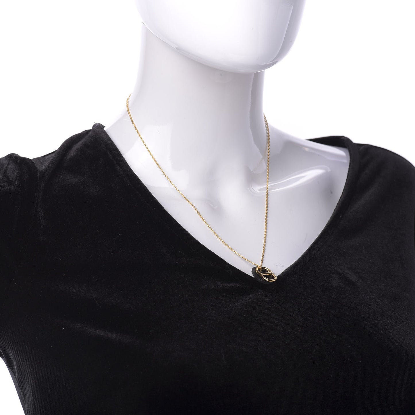Swift O'Maillon Pendant Necklace Black