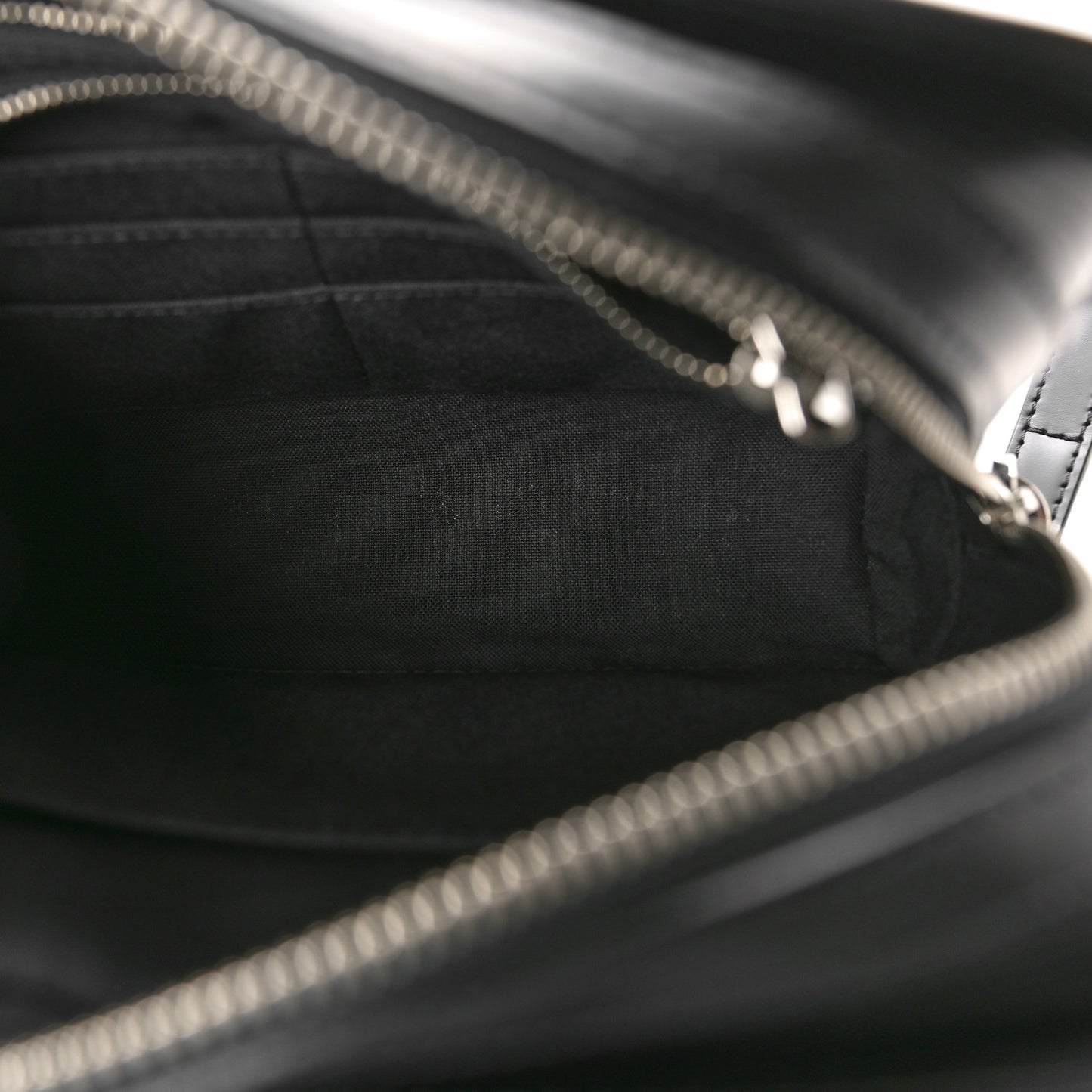 Epi Hoche Wristlet Black