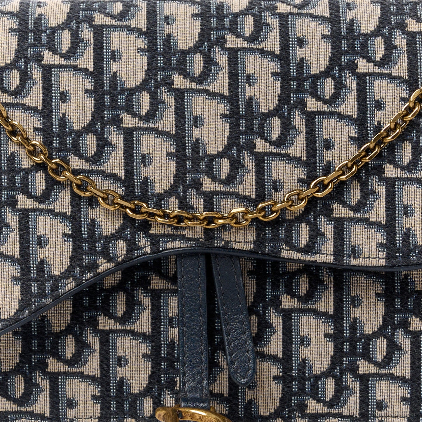 Oblique Saddle Chain Pouch Blue