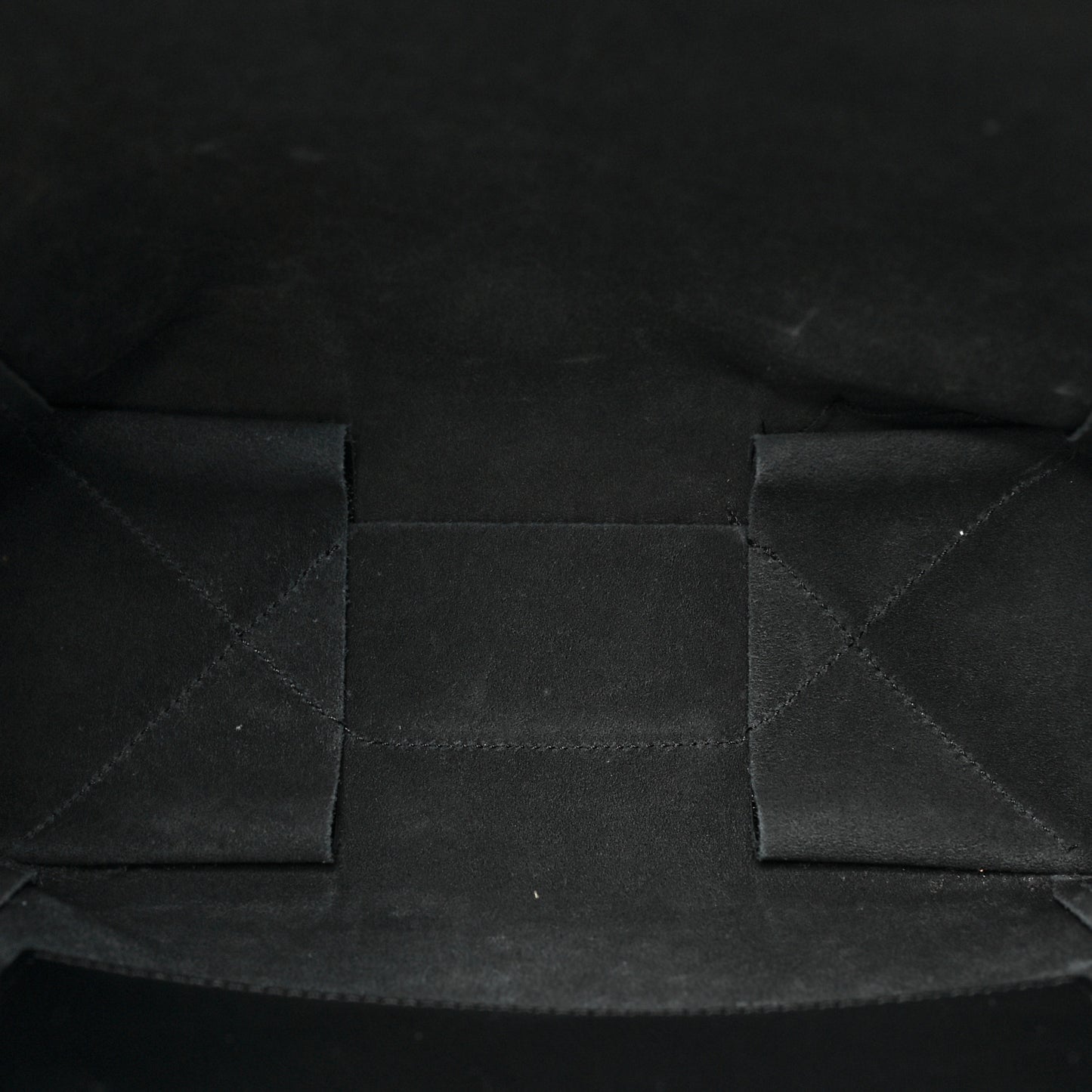 Grained Calfskin Small Vertical Cabas Black