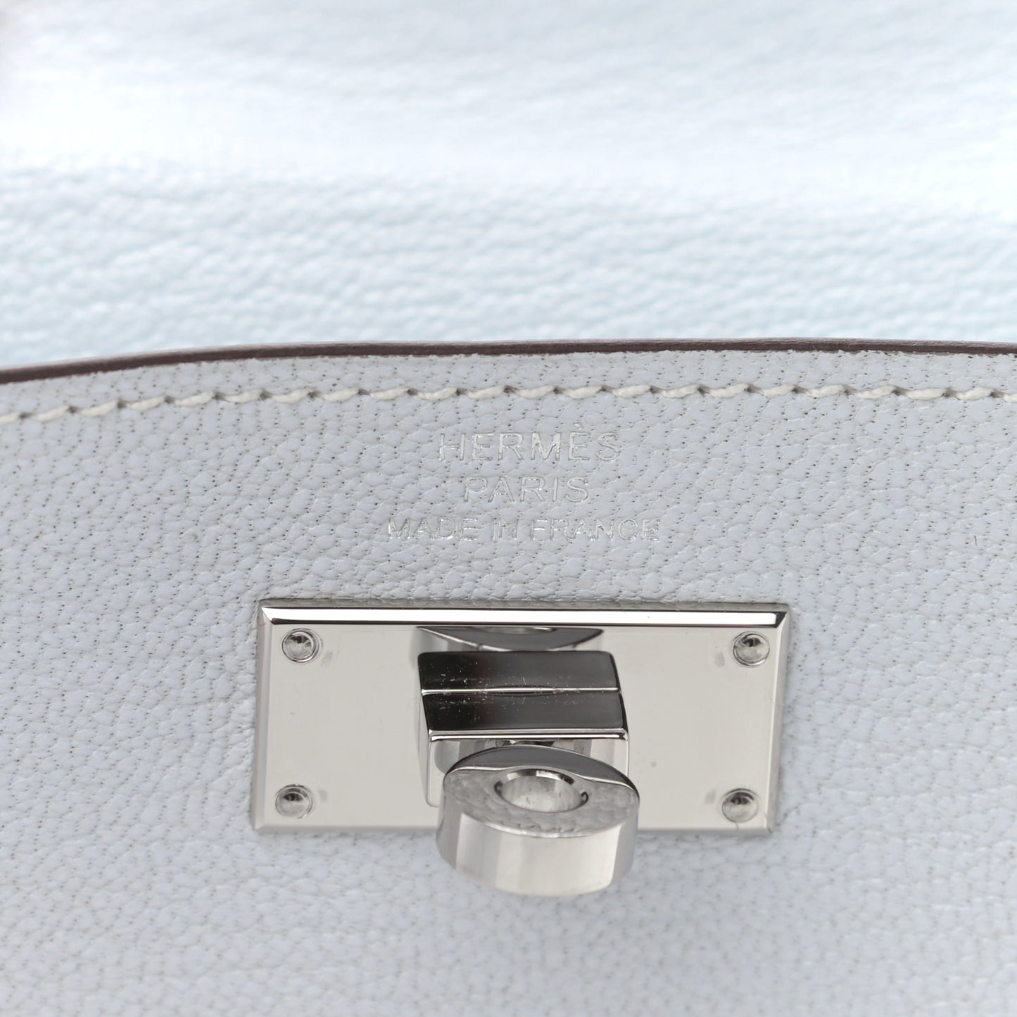 Chevre Mysore Kelly Pocket Compact Wallet Bleu Brume