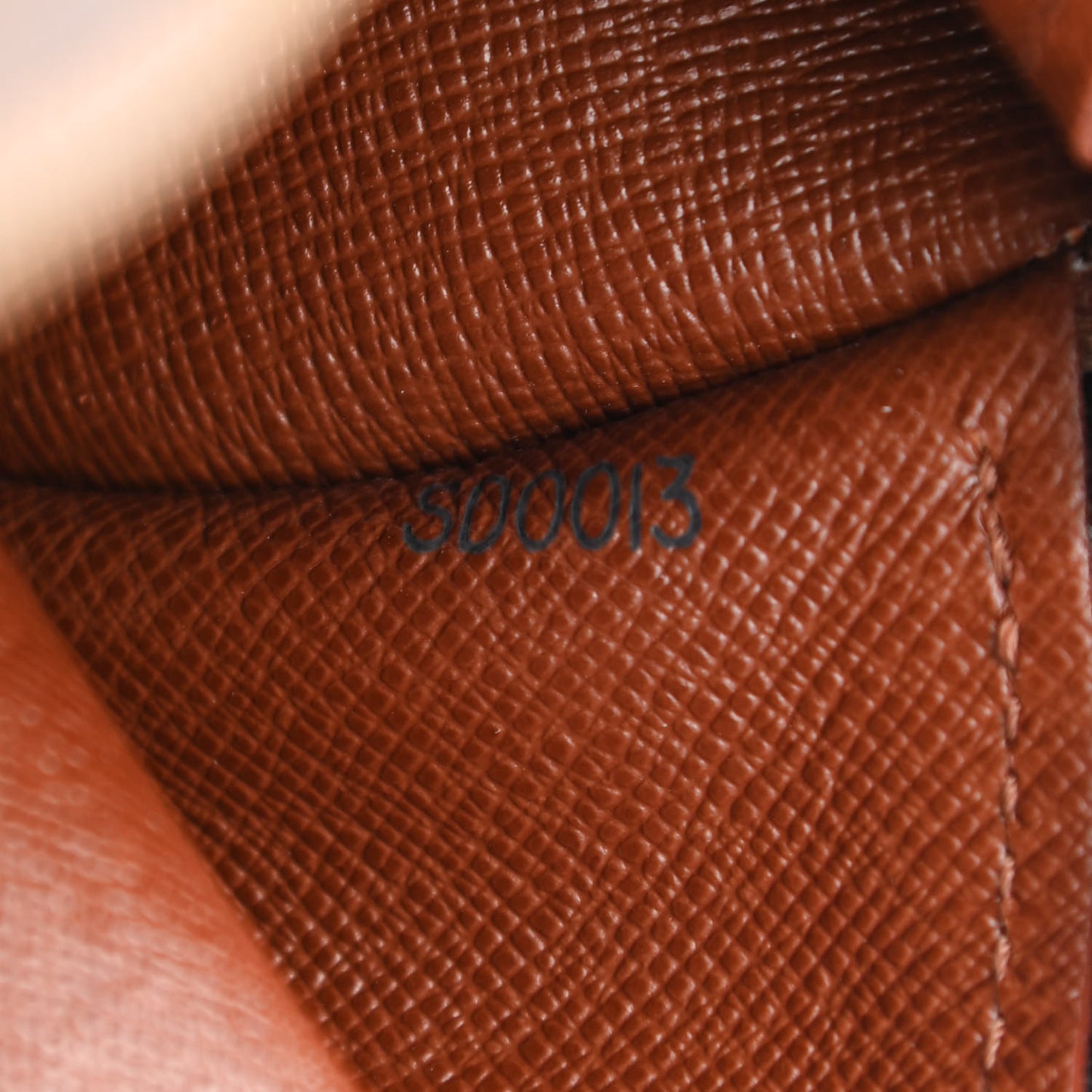 Monogram Papillon 26