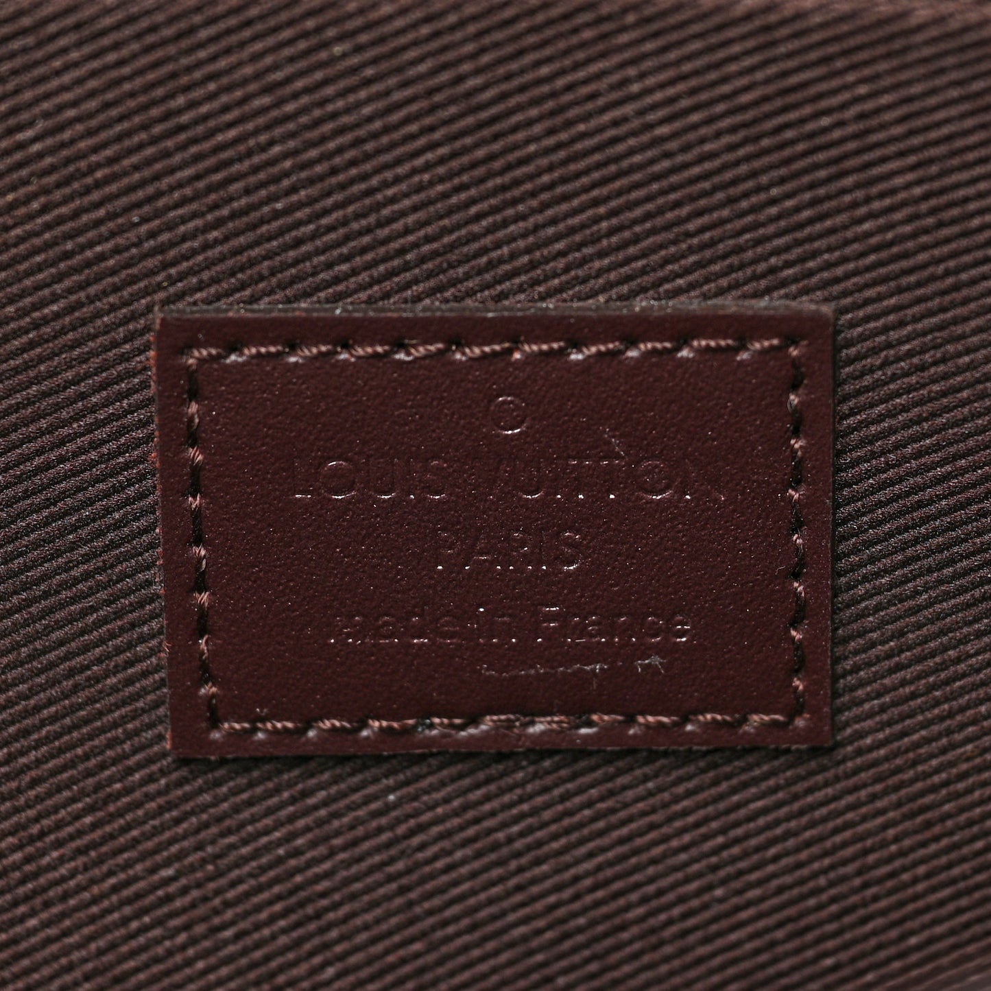 Vernis Pochette Felicie Chain Wallet Amarante