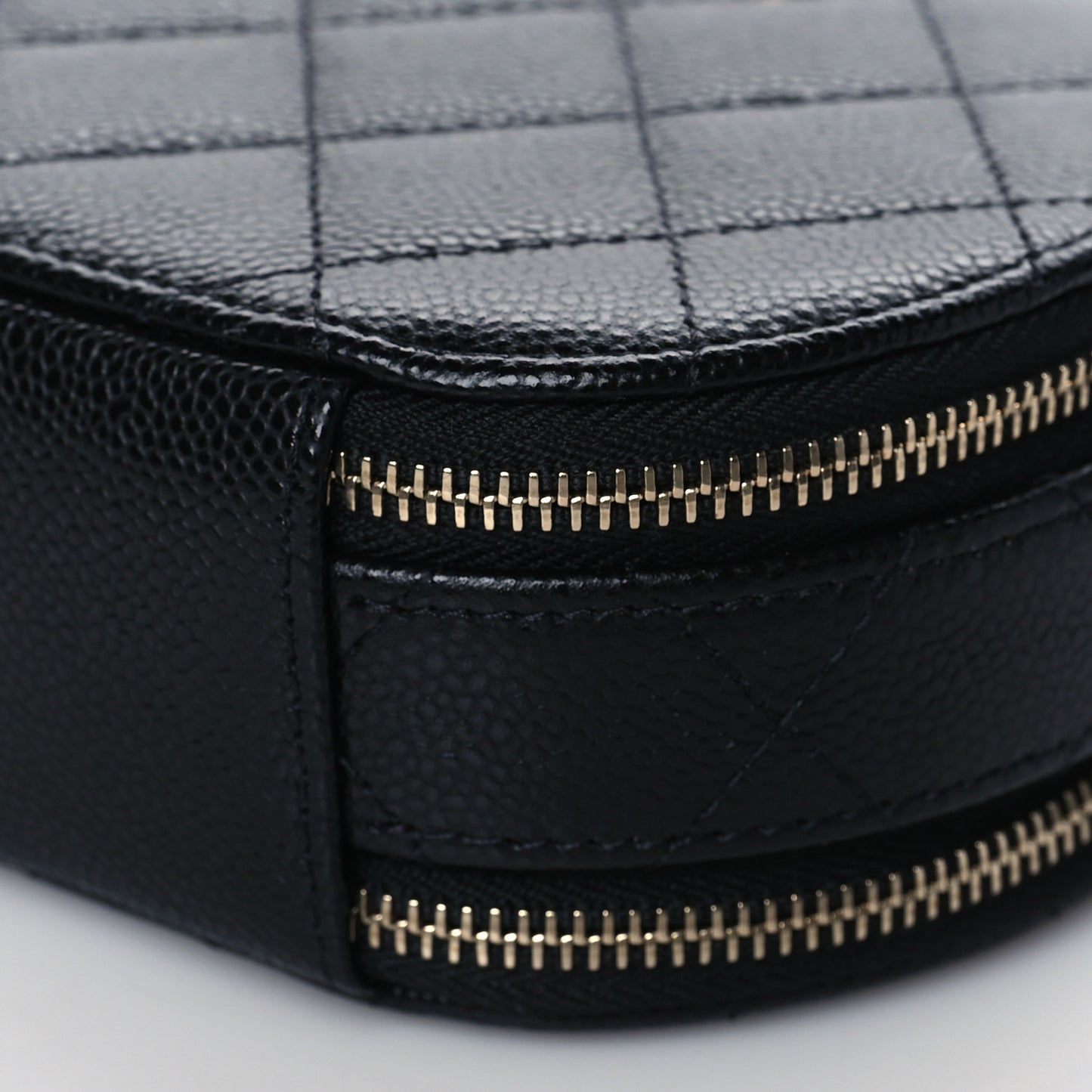 Caviar Quilted Round Handle With Care Vanity With Chain Black