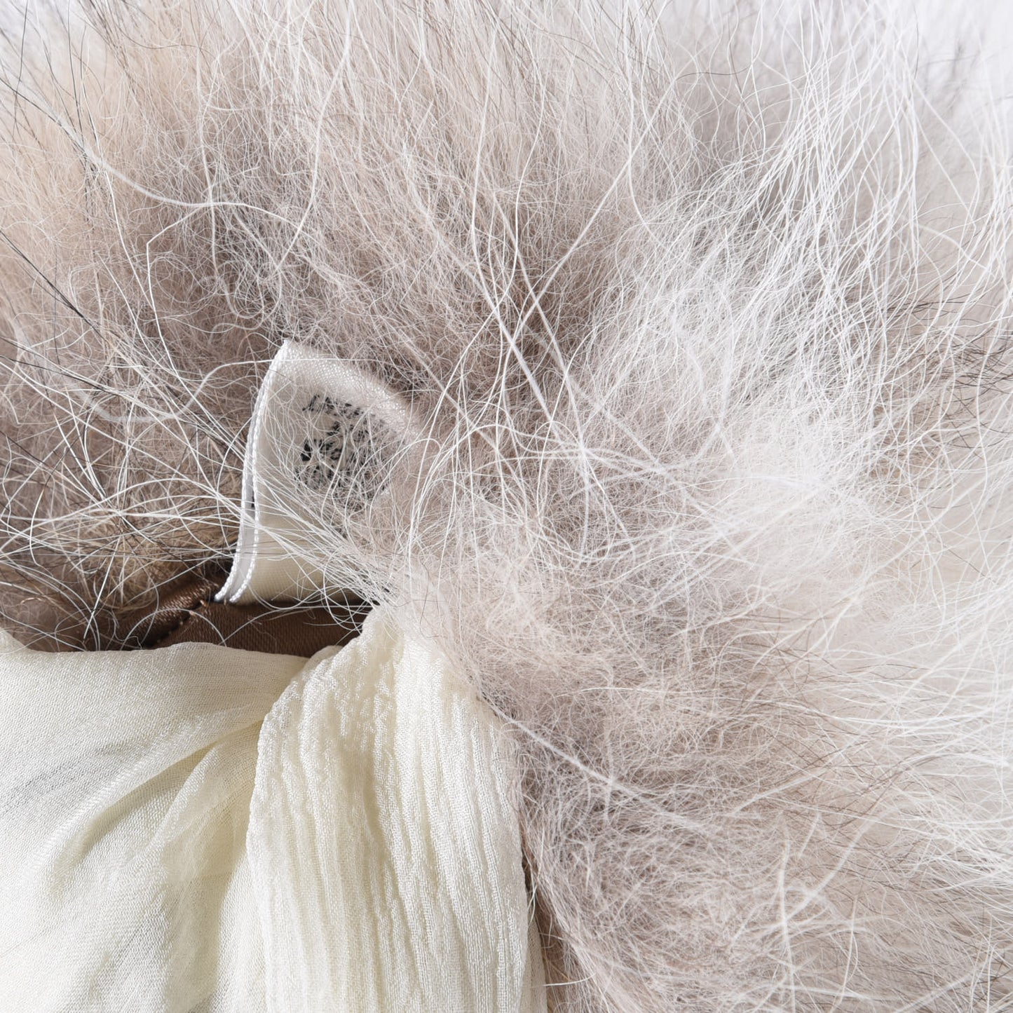 Silk Coyote Fur Muffler Collar Ivory