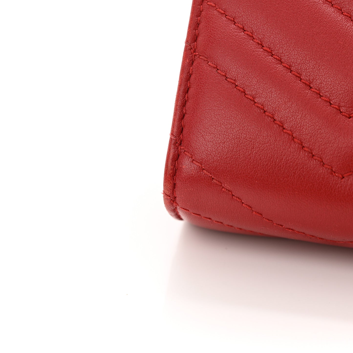 Calfskin Matelasse GG Marmont Chain Wallet Hibiscus Red