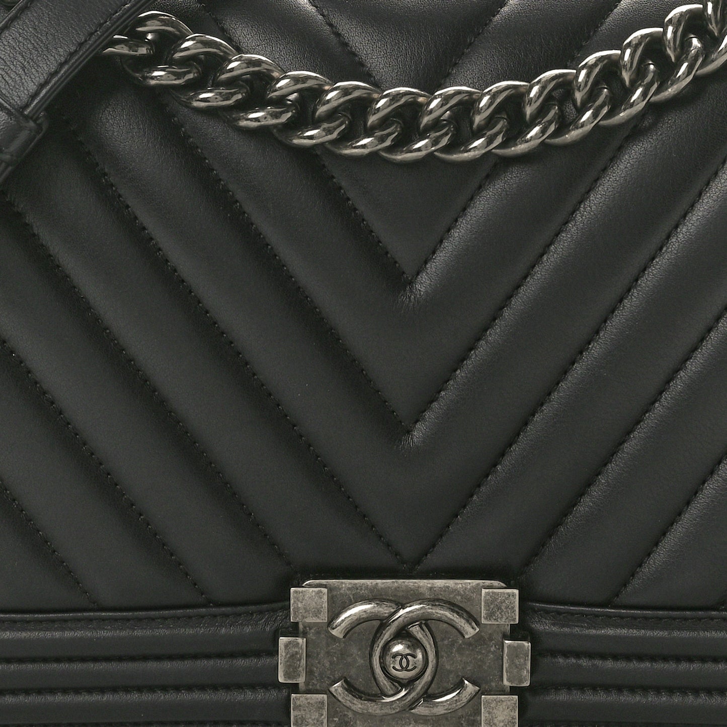 Calfskin Chevron Quilted New Medium Boy Flap Black