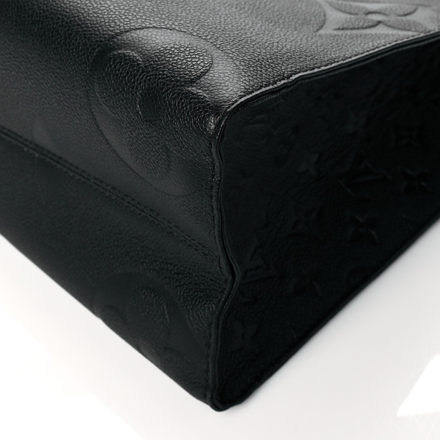 Empreinte Monogram Giant Onthego MM Black