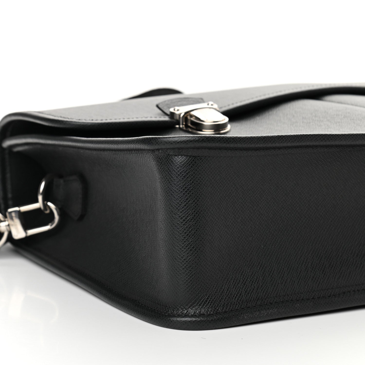 Louis Vuitton Taiga Alexei Messenger Ardoise 8 of 10