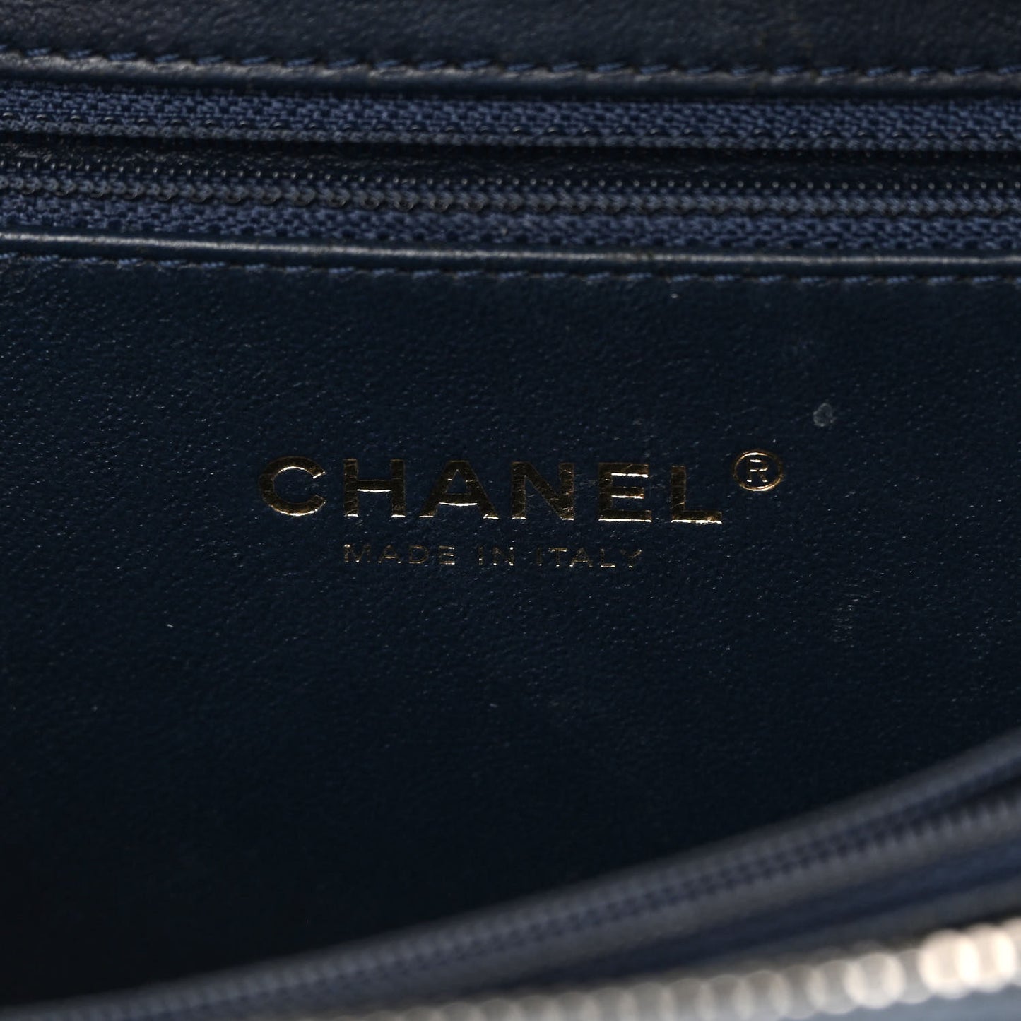 Caviar Quilted Medium CC Filigree Vanity Case Navy