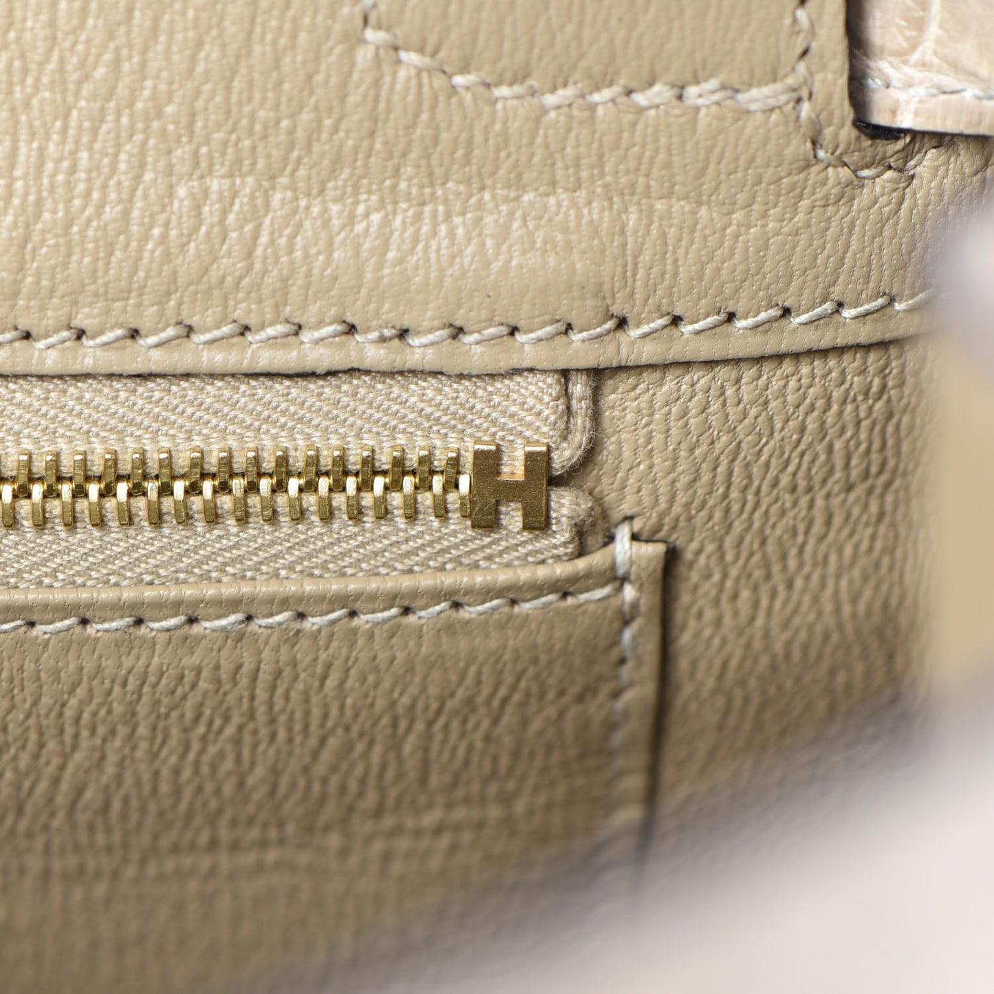 Matte Alligator Birkin 25 Trench