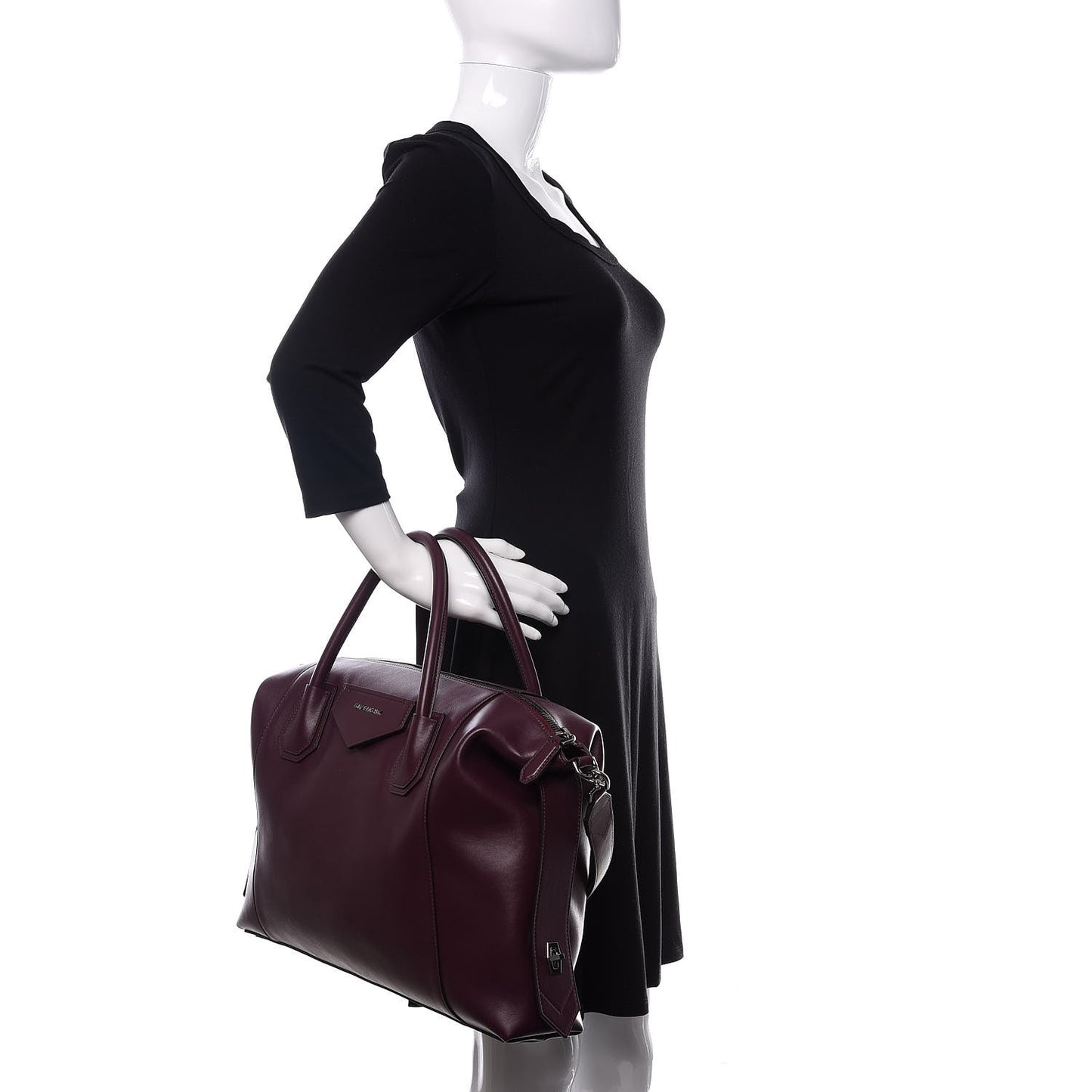 Smooth Calfskin Medium Soft Antigona Aubergine