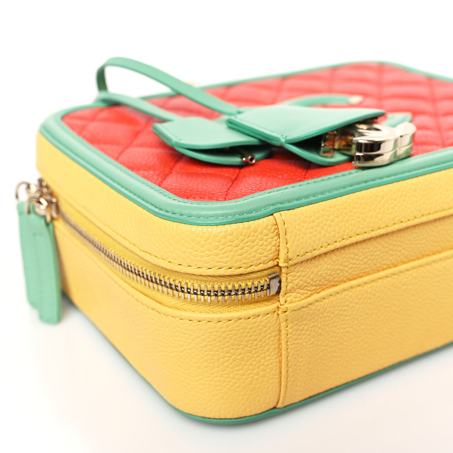 Caviar Quilted Medium CC Filigree Vanity Case Multicolor