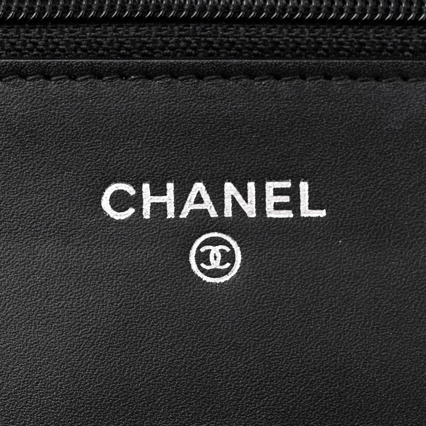 Patent Quilted Wallet On Chain WOC Black