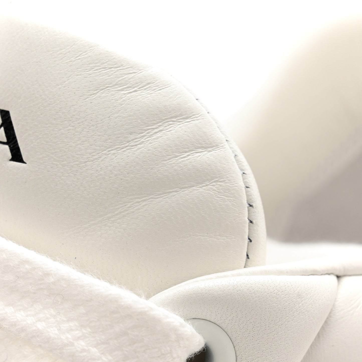 Soft Nappa Triangle Logo Low Top Sneakers 36 White