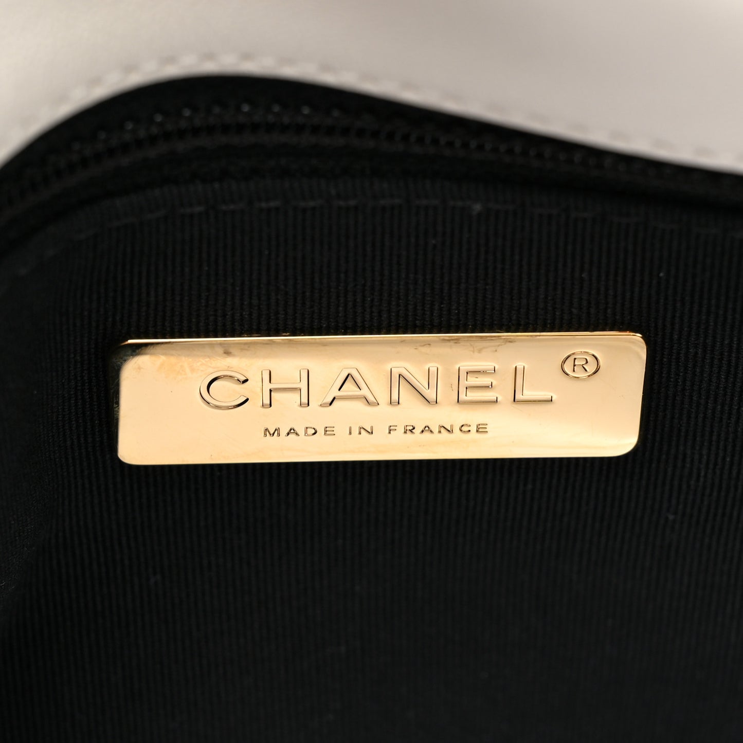 Lambskin Quilted Medium Chanel 19 Flap White