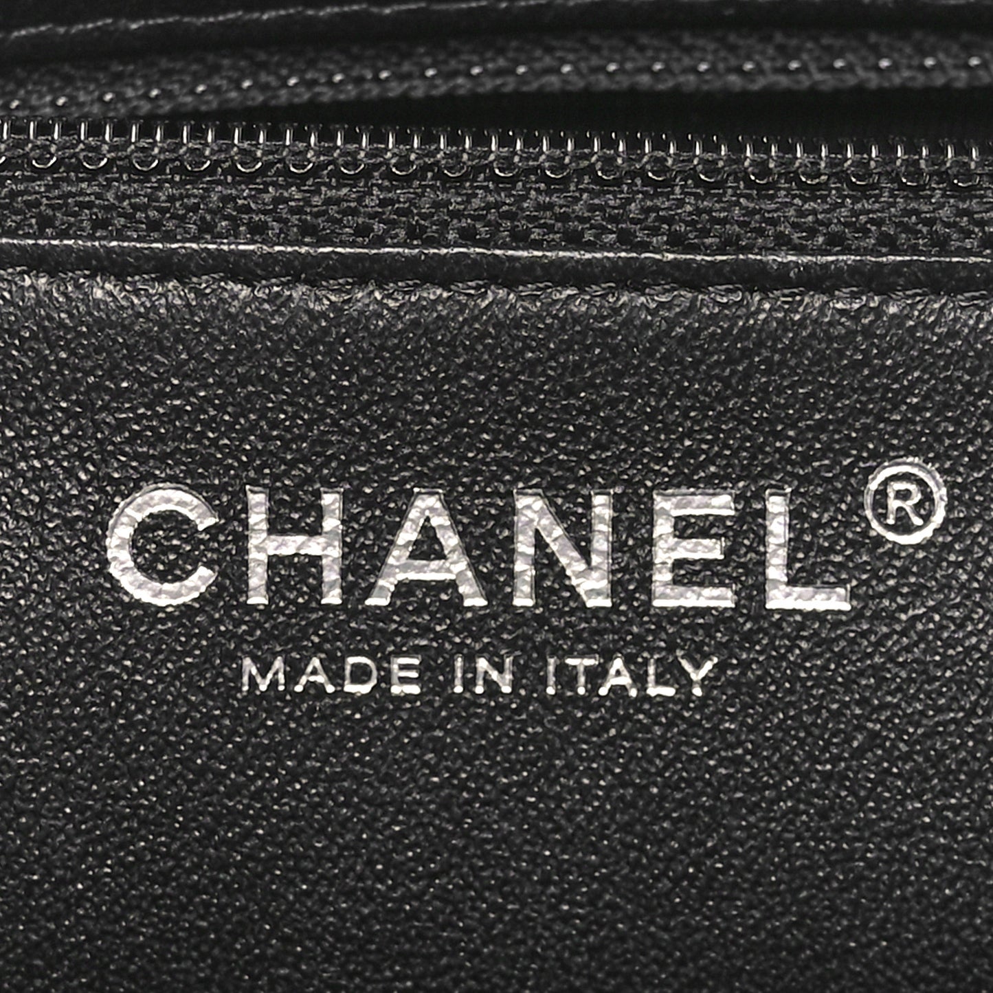 Patent Quilted Timeless Clutch Black