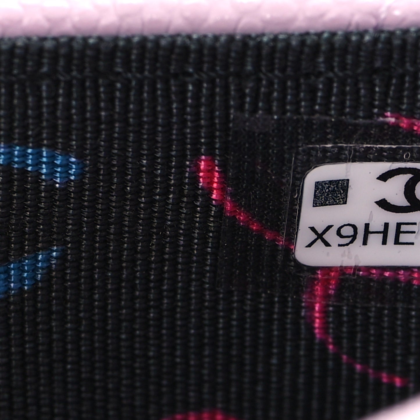 Caviar Quilted CC Zip Around Card Holder Light Purple