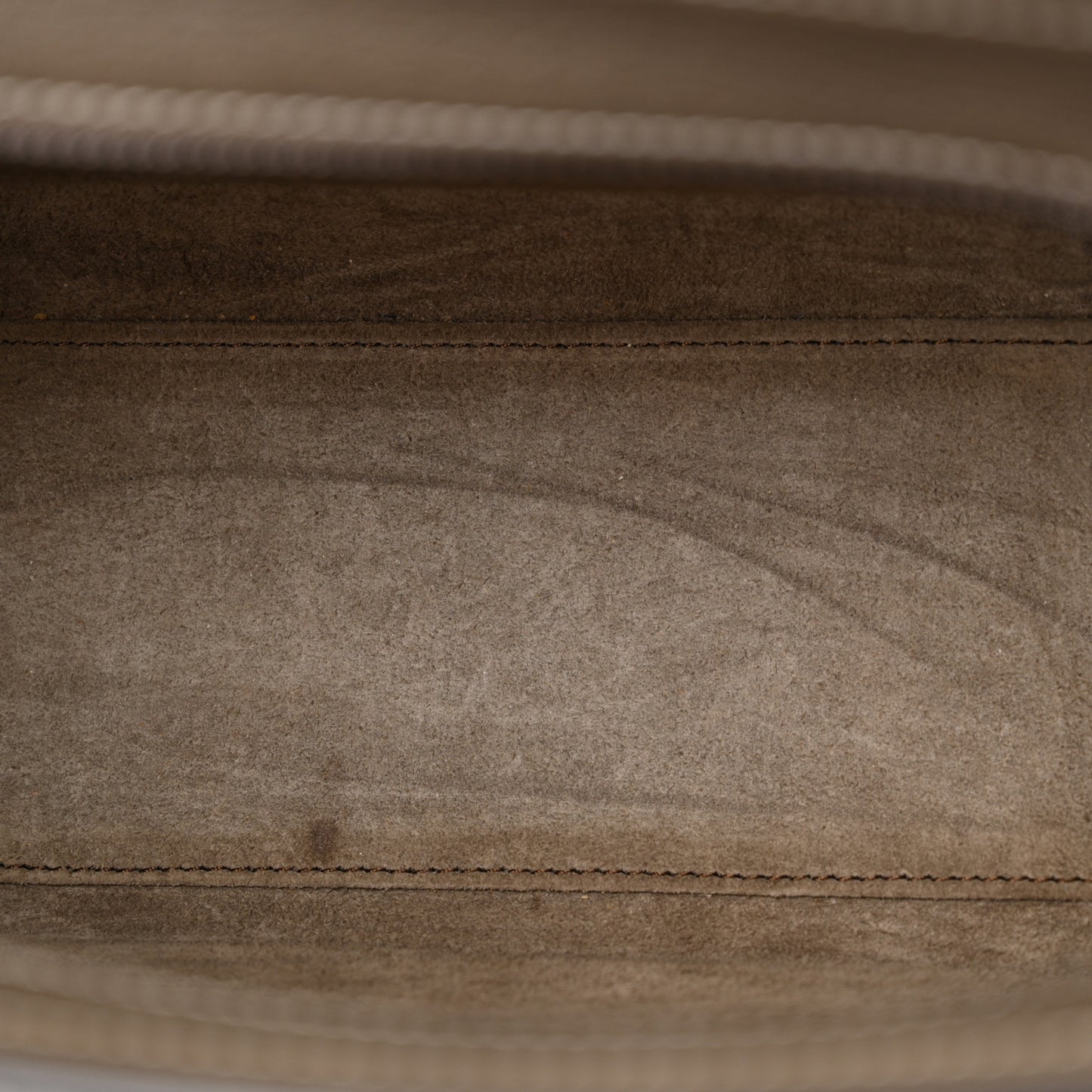 Drummed Calfskin Nano Luggage Souris
