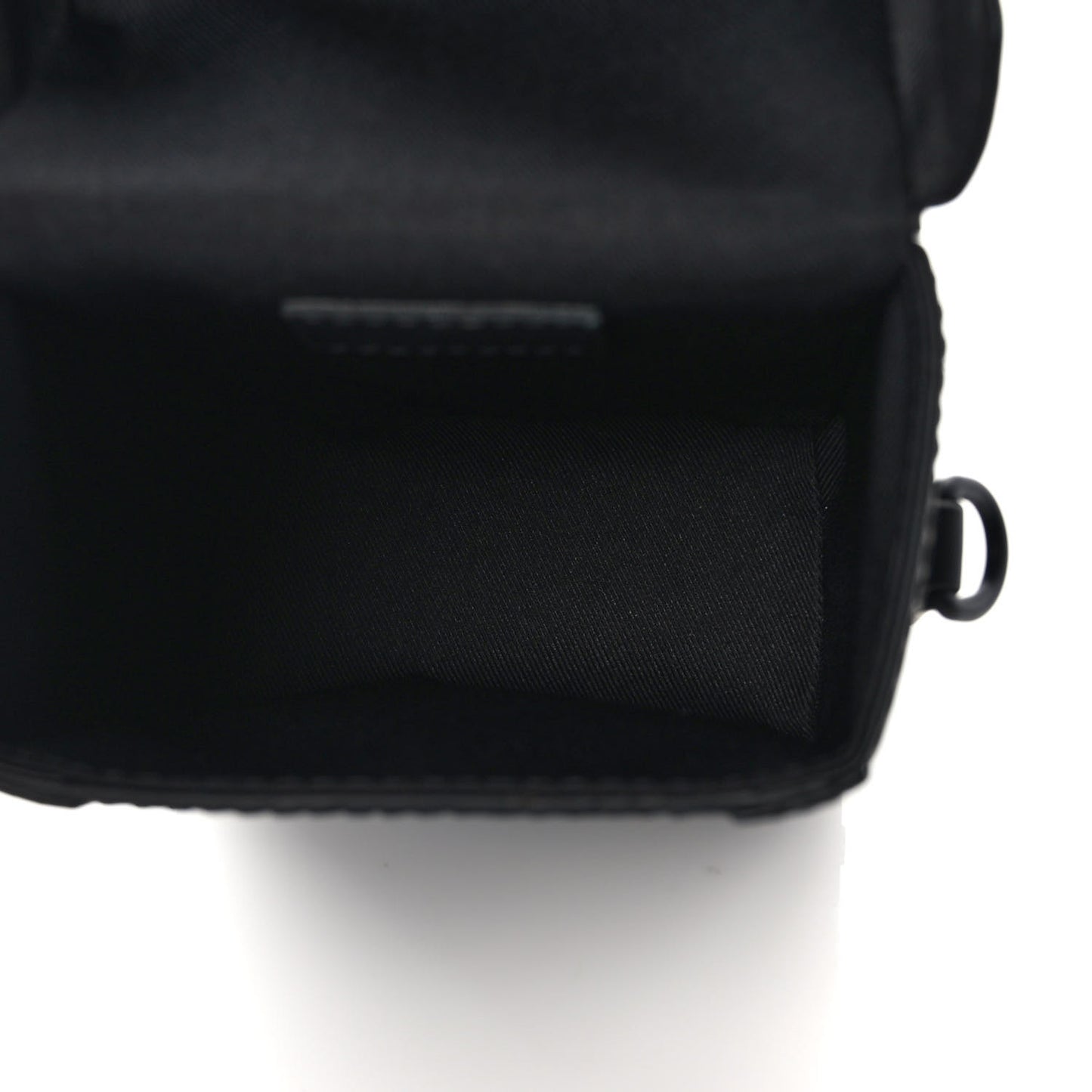 Taurillon Monogram Vertical Trunk Wearable Wallet Black