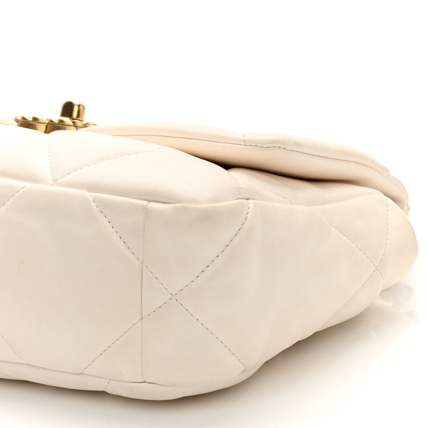 Lambskin Quilted Medium Chanel 19 Flap White