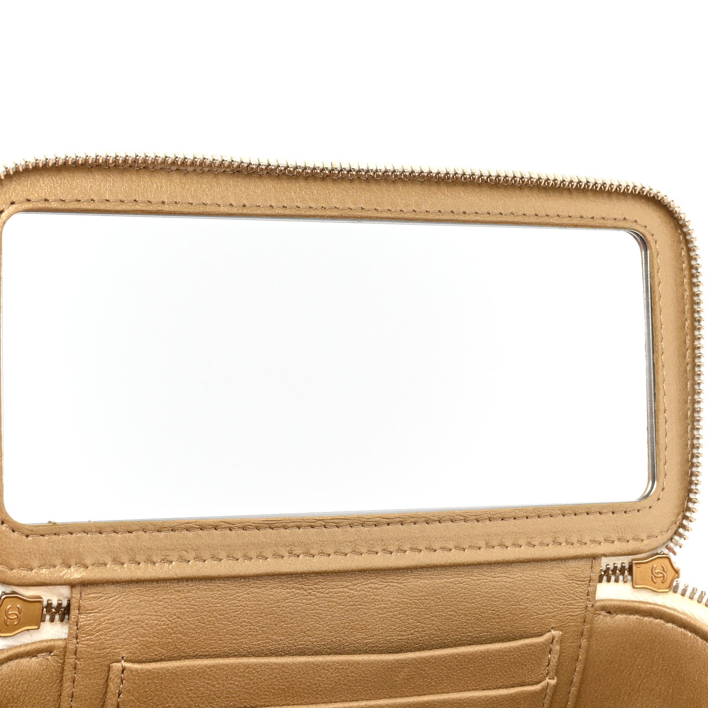 Lambskin Resin Quilted Vanity Case With Chain White