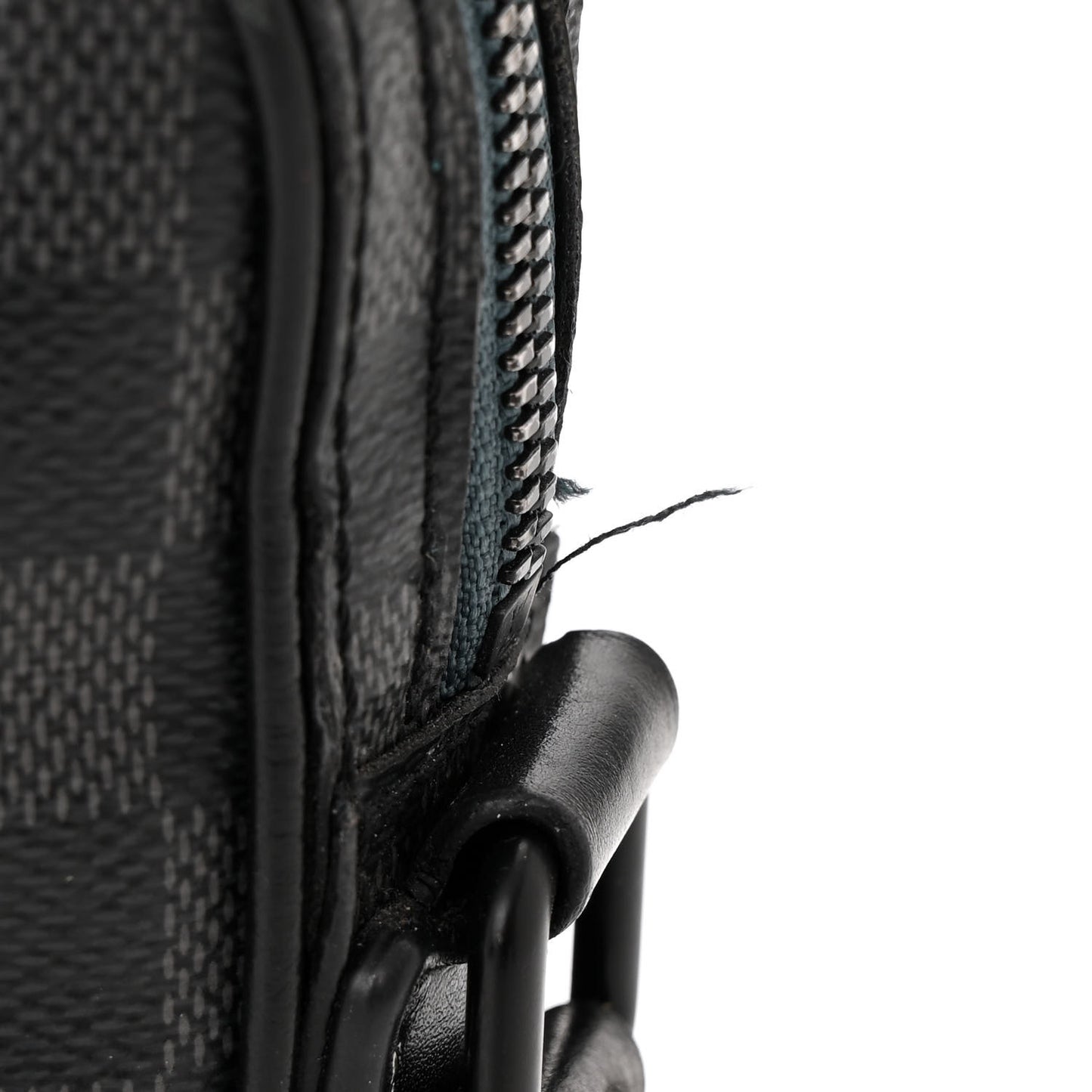 Damier Graphite Alpha Messenger Bag