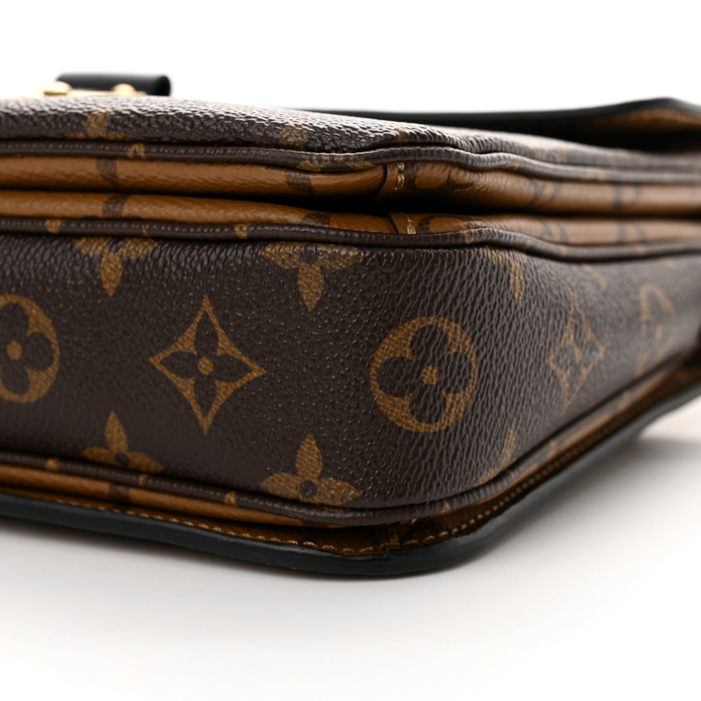 Reverse Monogram Pochette Metis