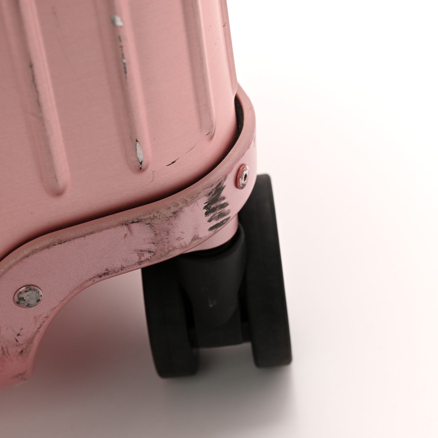Aluminum Original Check-In M Quartz Pink
