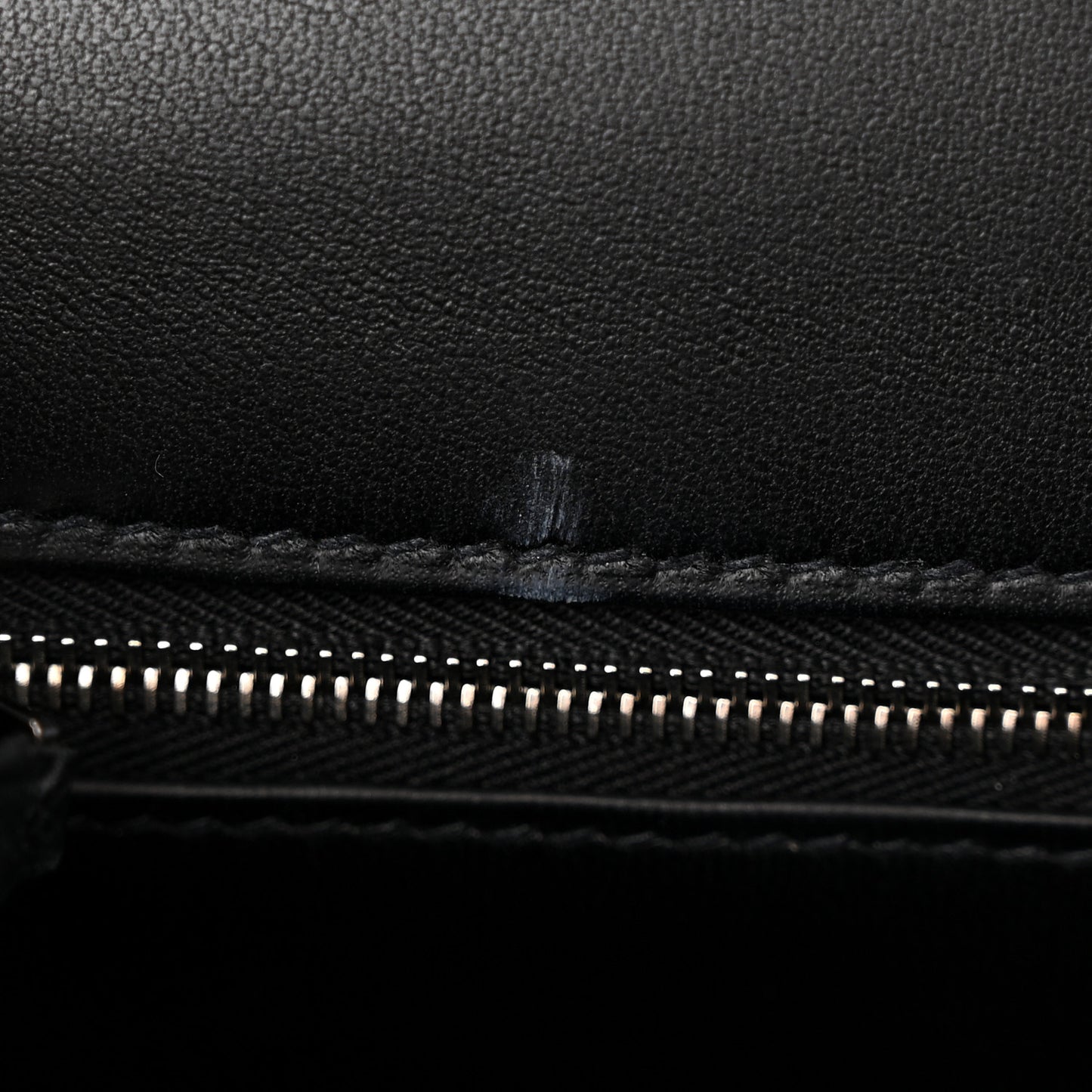 Madame Calfskin Lizard Constance 24 Black Ombre