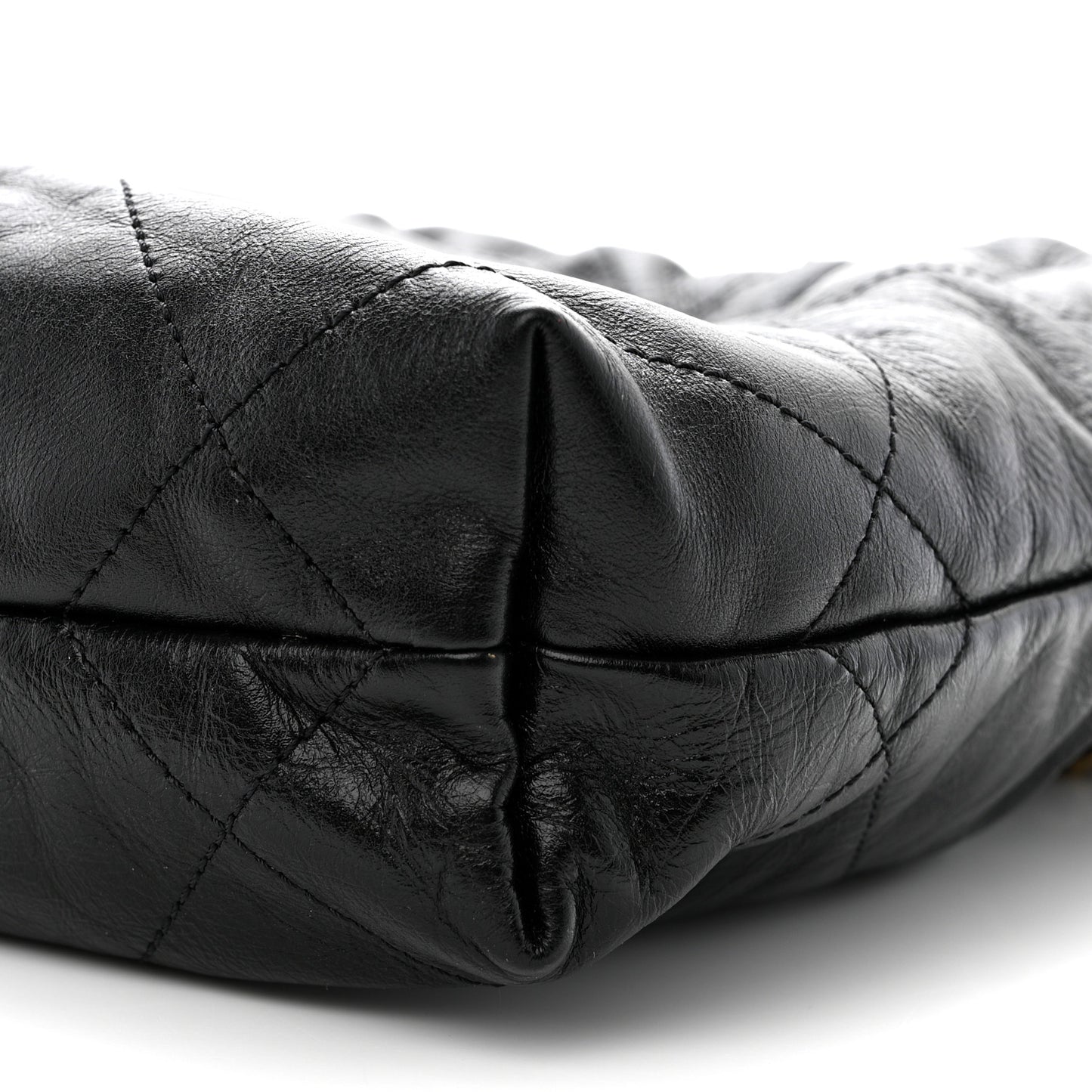 Shiny Crumpled Calfskin Quilted Pearl Mini Chanel 22 Black