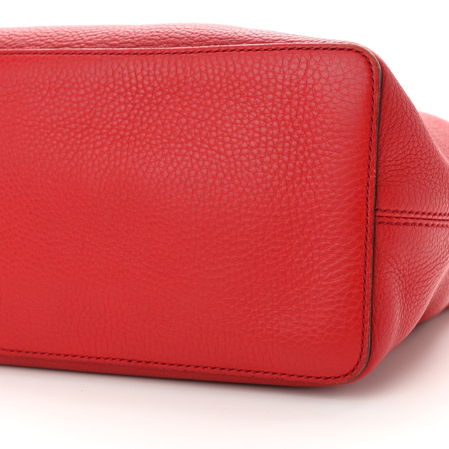 Pebbled Calfskin Large Soho Hobo Tabasco Red