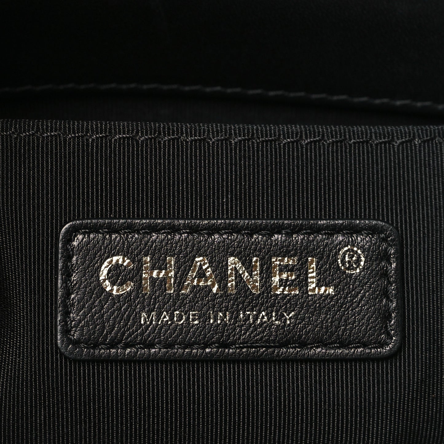 Metallic Calfskin Pleated Small Boy In Rome Flap Black Gold