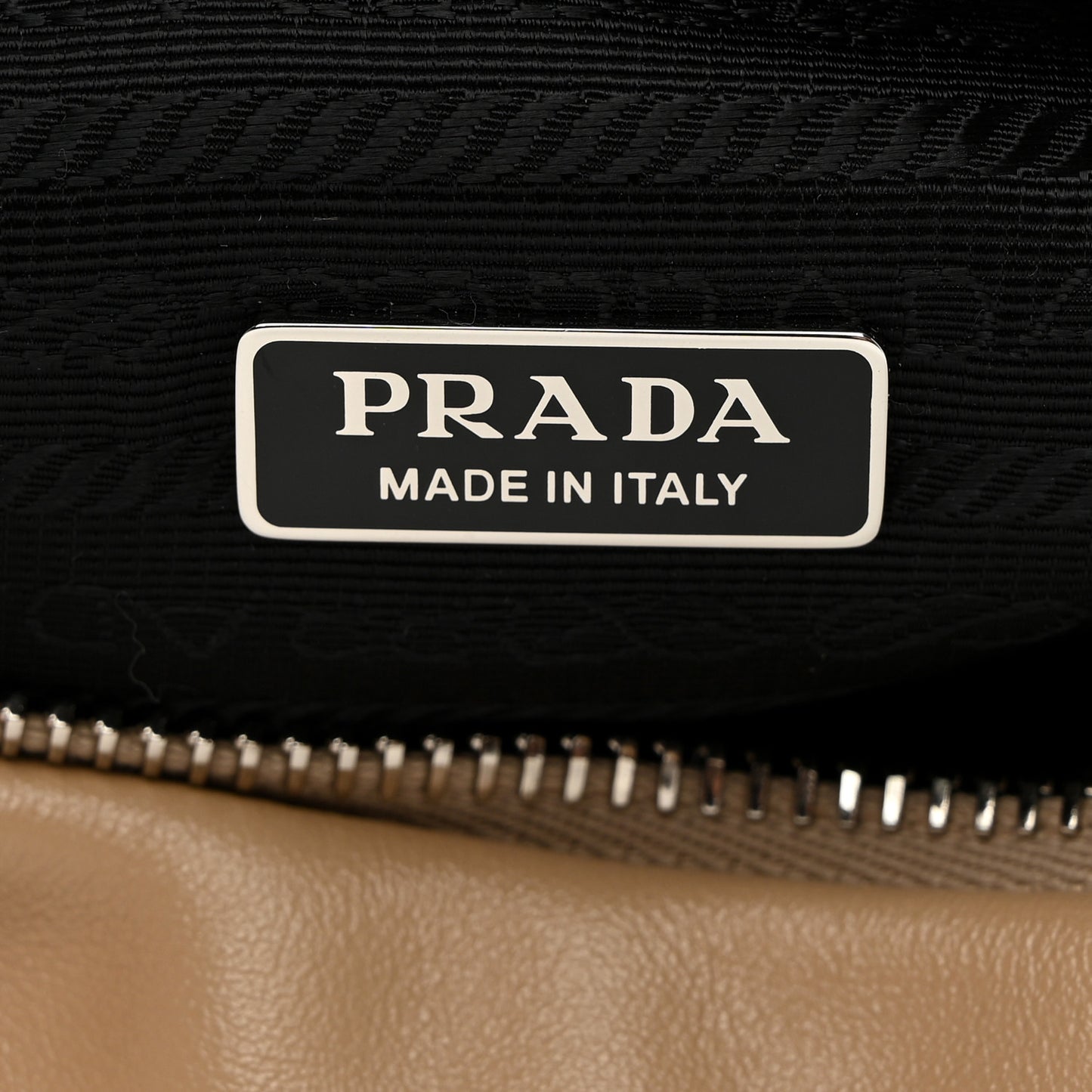 Grace Lux Triangle Pouch Sabbia