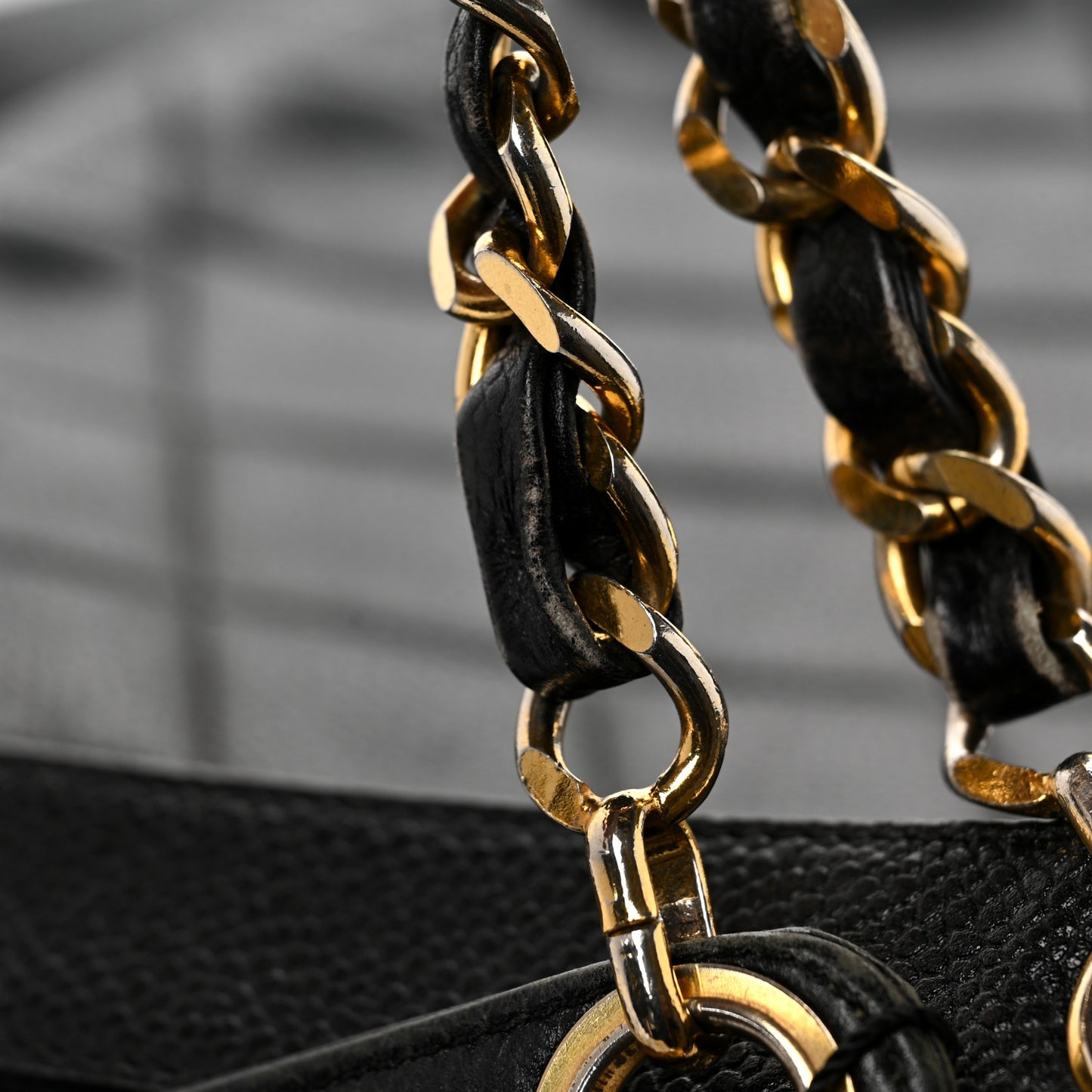 Caviar Quilted Round Shoulder Bag Black