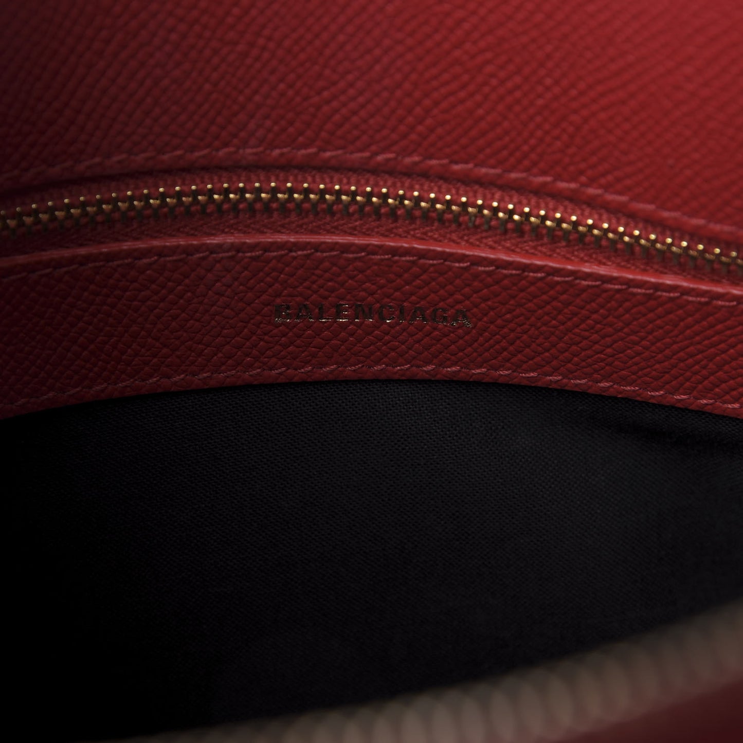 Signature Grained Calfskin Logo S Ville Top Handle Bag Rouge Lantern Black