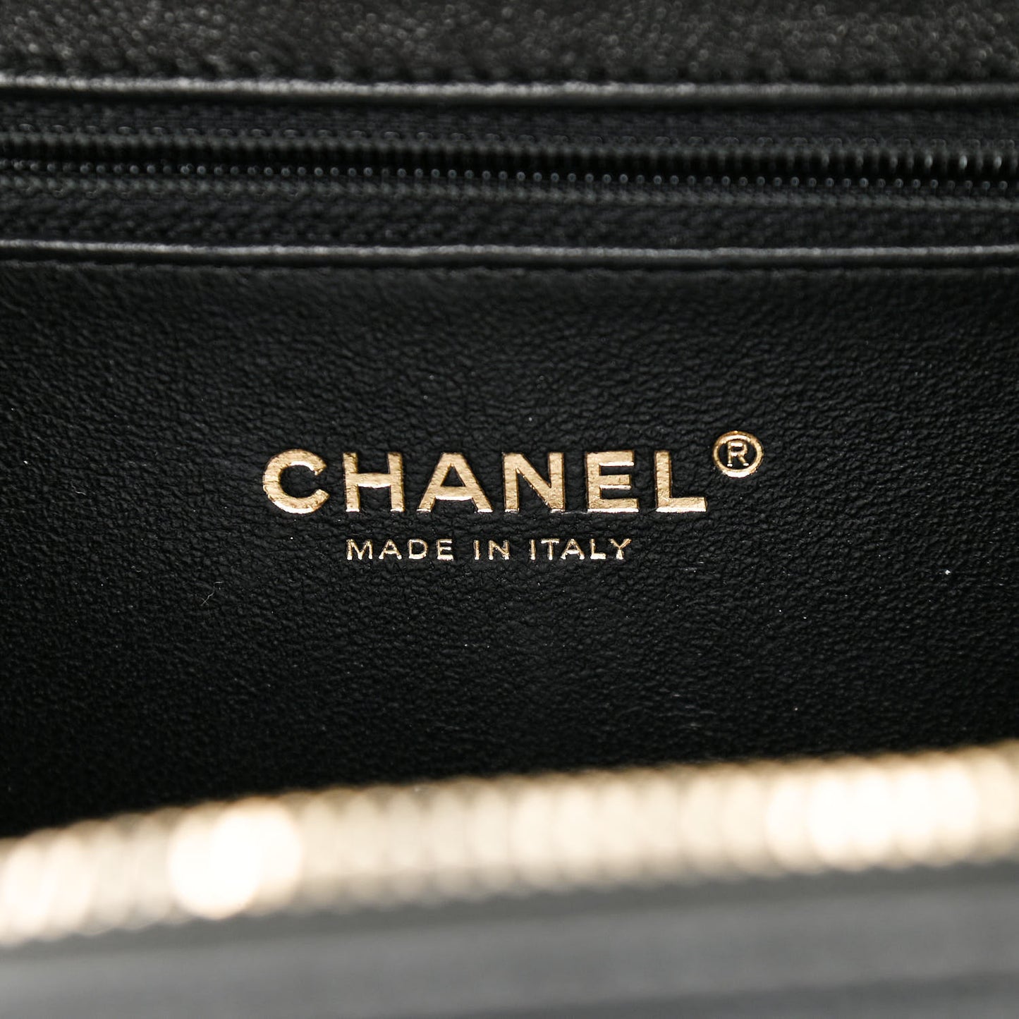 Caviar Quilted Medium CC Filigree Vanity Case Black