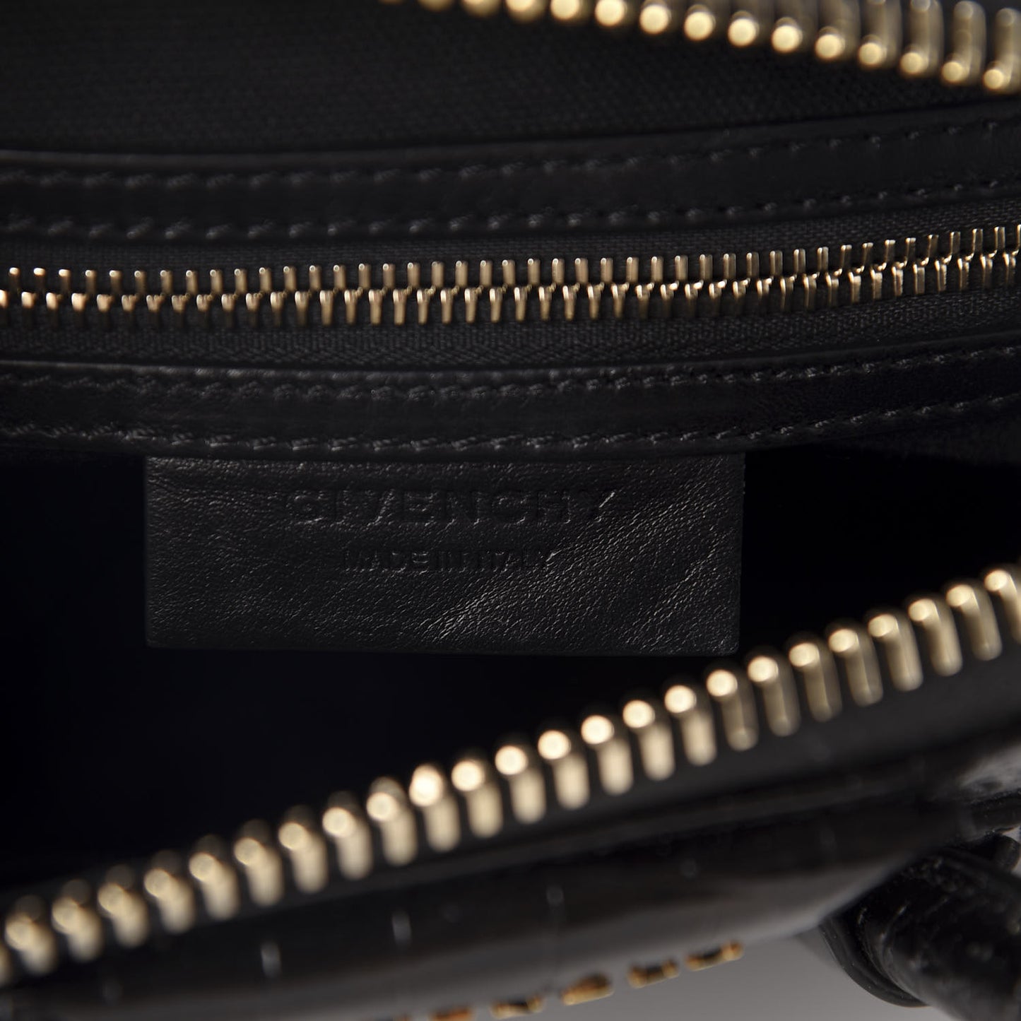 Calfskin Crocodile Embossed Mini Antigona Black