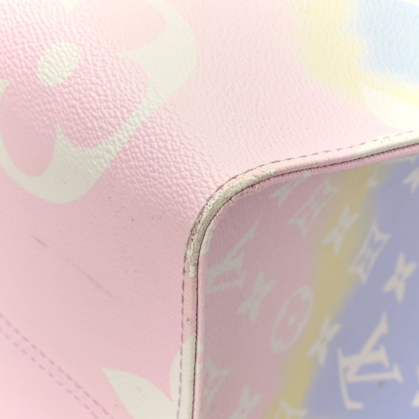 Monogram Escale Onthego GM Pastel