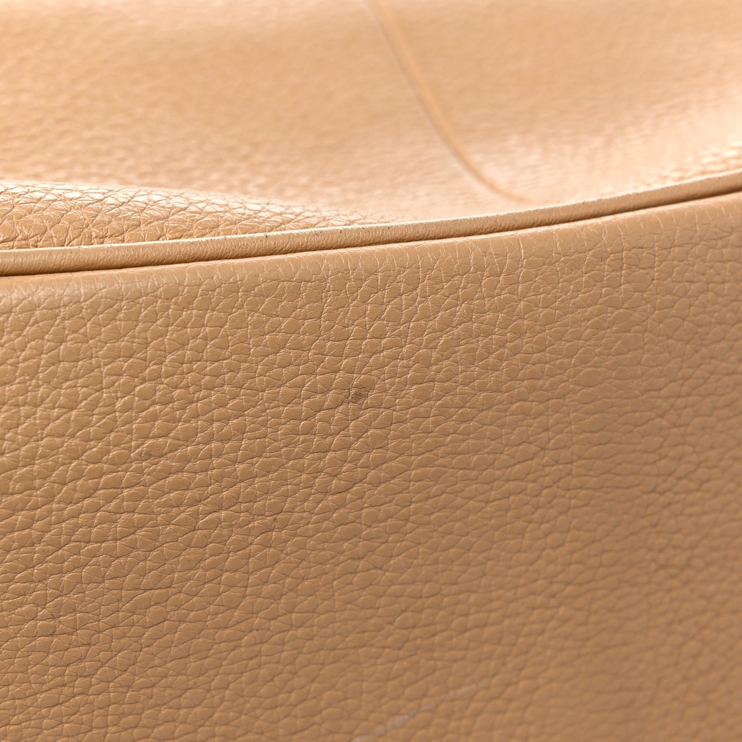 Vitello Daino Buckle Shoulder Bag Sabbia