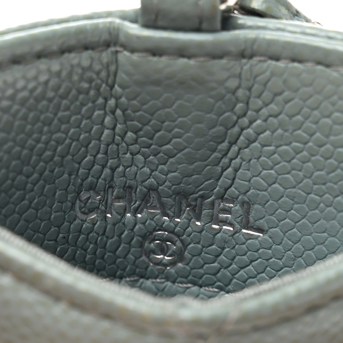 Caviar Quilted Card Holder On Chain Light Blue