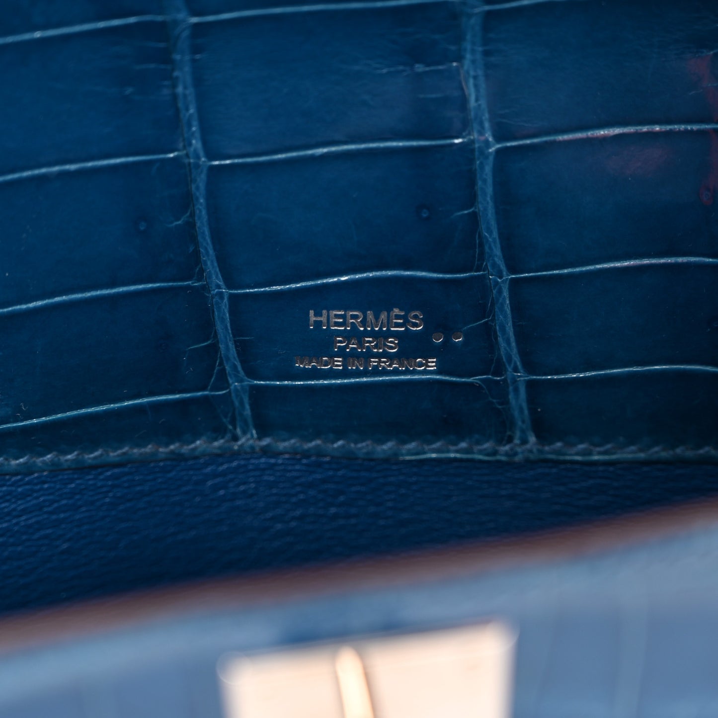 Shiny Niloticus Crocodile Kelly Cut Pochette Bleu De Malte