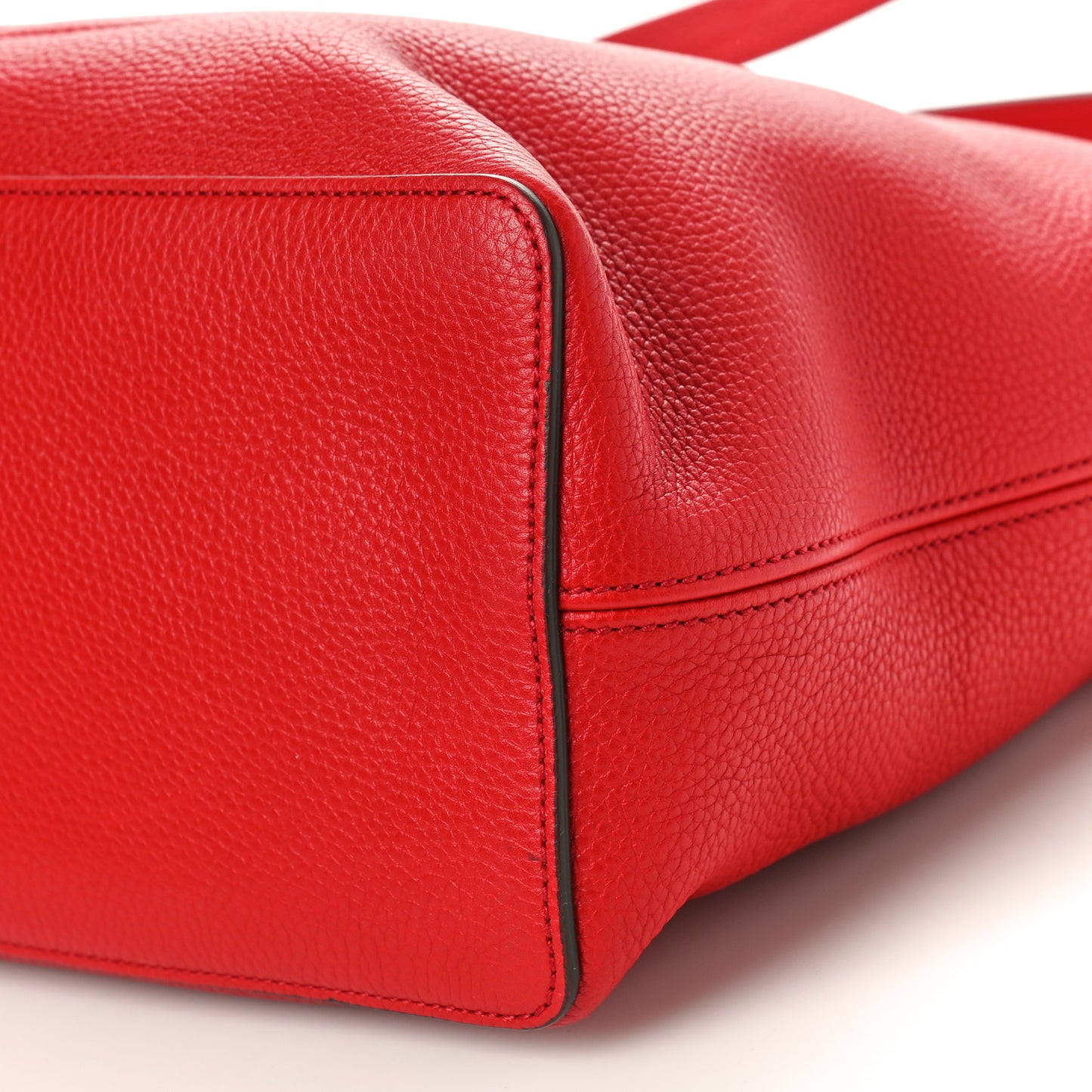 Pebbled Calfskin Large Soho Hobo Tabasco Red