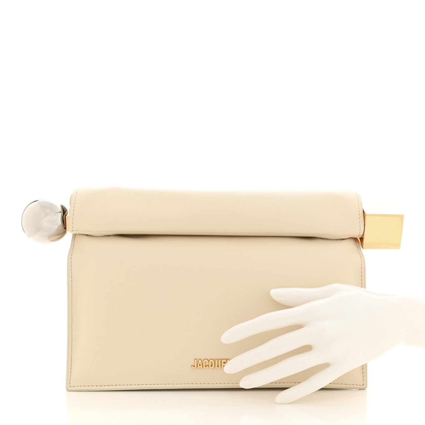 Smooth Calfskin La Pochette Rond Carre Light Ivory