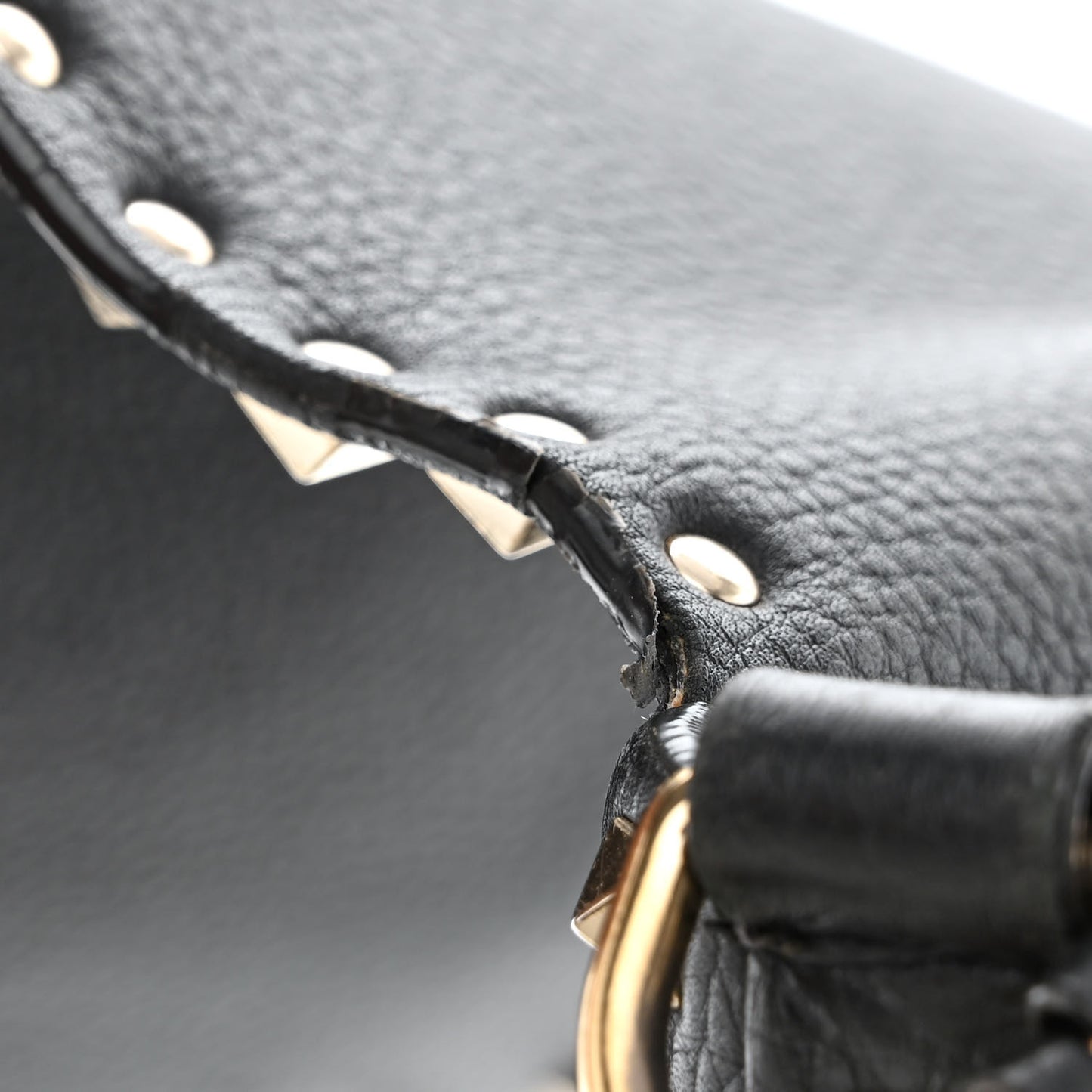 Grained Calfskin Rockstud Saddle Bag Black