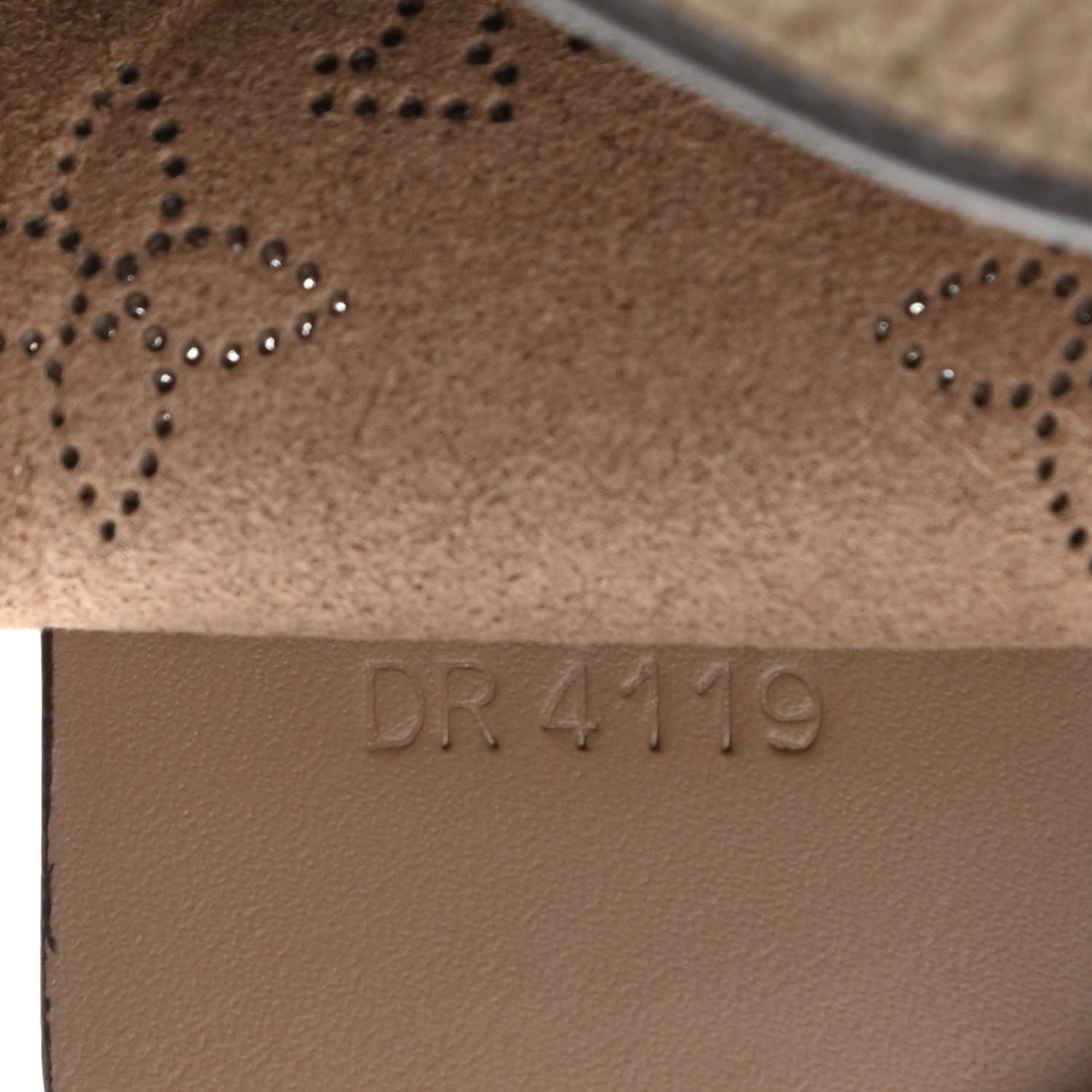 Louis Vuitton Mahina Girolata Galet 8 of 11