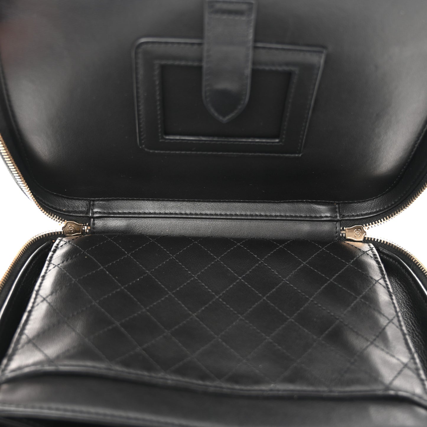 Caviar Quilted Large CC Filigree Vanity Case Black