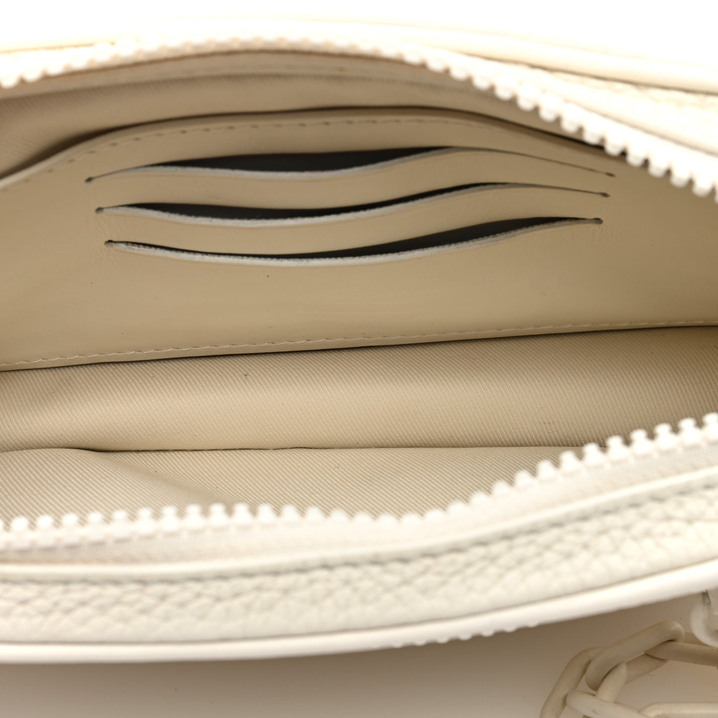 Taurillon Monogram Pochette Volga White