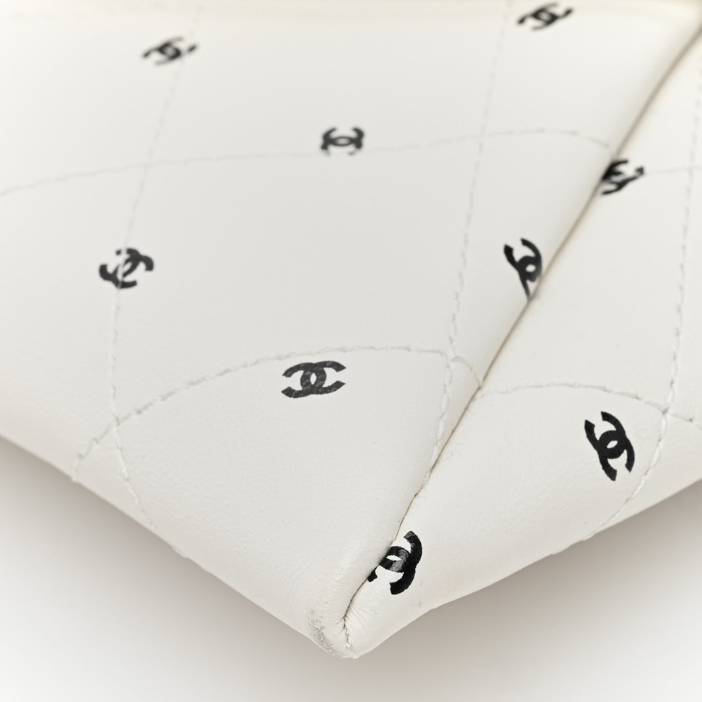 Printed Lambskin Logo CC Envelope Clutch With Chain White